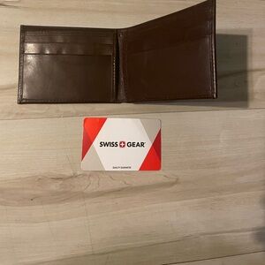 Swiss Gear Men's Leather Mini Bifold Wallet
